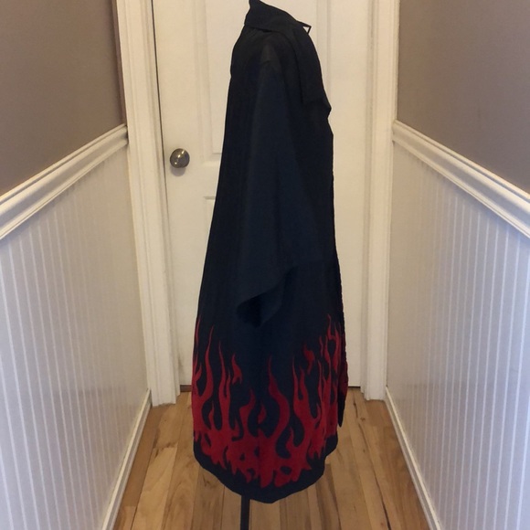 Black S/S button down with velvet red flames 🔥 by Sinister - Picture 3 of 7